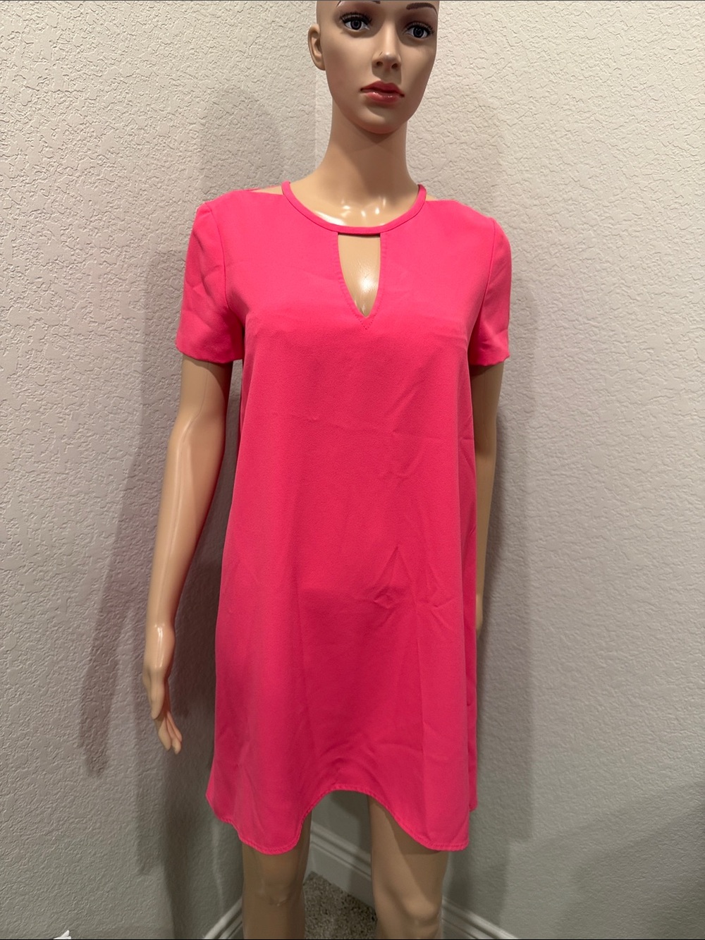 Trina Turk Women’s Pink Short Sleeve Keyhole Tunic Top